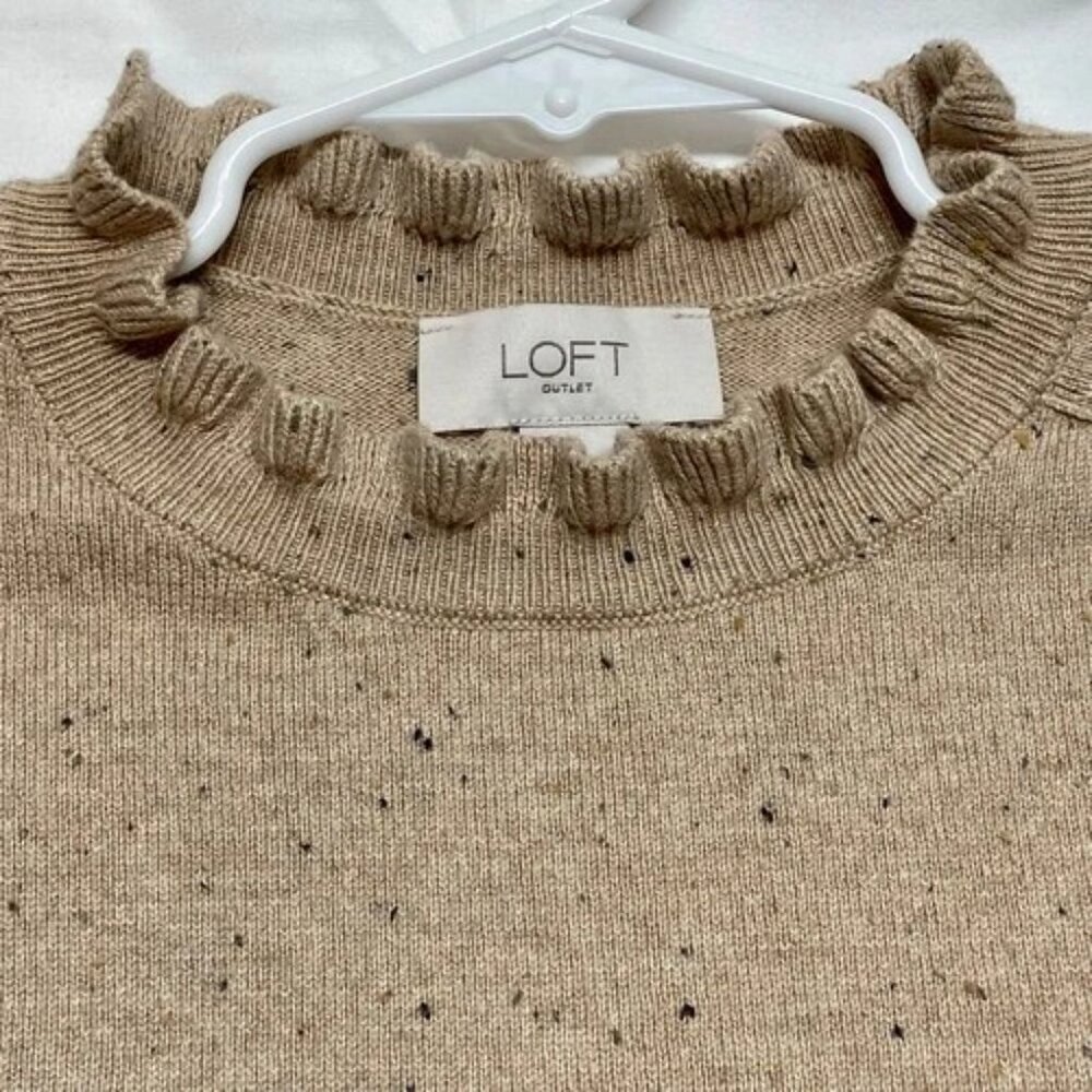 Loft Sweater Women’s Small Beige Speckle Ruffled Collar Button Accent Longsleeve - Picture 10 of 14